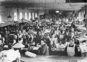 A photograph of shirt makers in W J Littles factory in Distillery Brae circa 1925. (This factory is now known as Fitright).