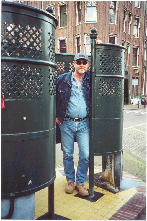 Magnus in Amsterdam, Queens-day 2001