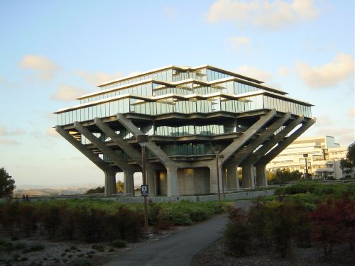 Geisel Library at the time near evening
