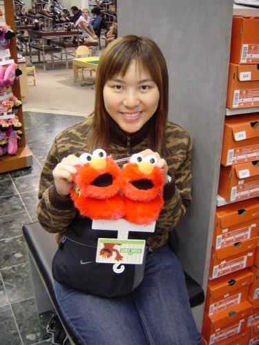 my favourite character other than Hello Kitty ---Elmo!!!