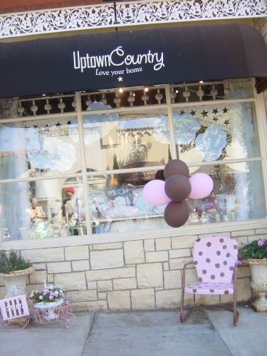the shop is very cute!