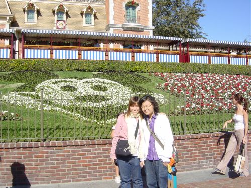 yeh~ finally we came to Disneyland!
