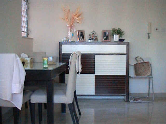 dinningroom.JPG (51380 bytes)