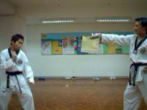 1_Jump_Turning--Lau_Sing_Kam..mpg