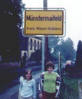 Debi and Susan at Munstermaifeld
