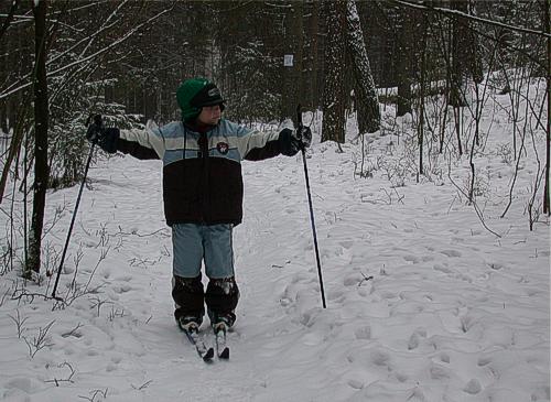Eelis Espoon keskuspuistossa hiihtamassa, 26.2.-07