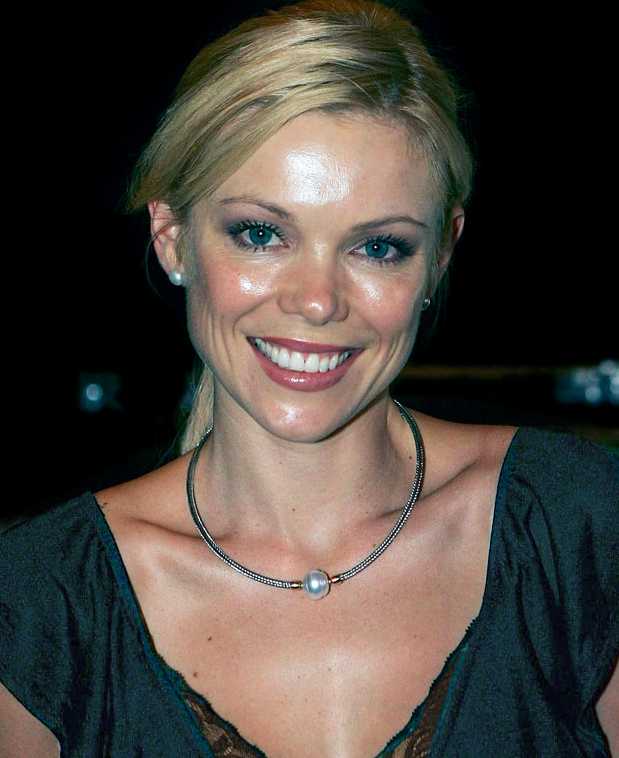 Holly in Metal Collar with Pearl