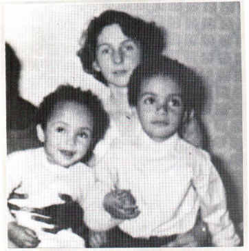 Sade with family 1961