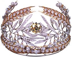 diamond,gold,and silver tiara