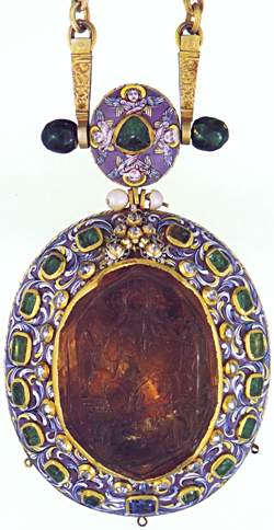gold,diamond,emerald,and sapphire panagia (pendant)