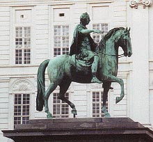 Lipizzan statue in front of Spanish riding school