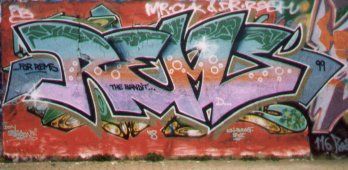 grafiti1.jpg (19934 bytes)