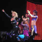 onxy_dancers2.jpg (62908 bytes)