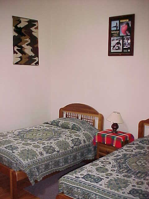 hoste3.doc.jpg (54770 bytes)
