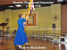 Houston Sngerbund Damenchor
3. Juni 1938











Photo by Mark Herber