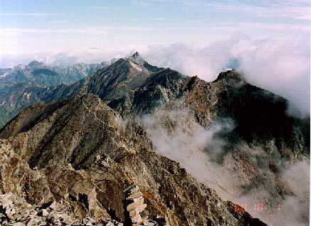 Japonske Alpy s vrcholkem Yari-ga-dake (Japonsky Matternhorn)