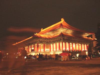 temple2.JPG (16367 bytes)