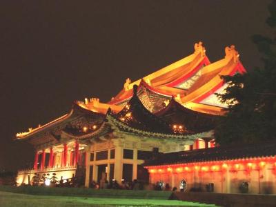 temple4.JPG (18008 bytes)