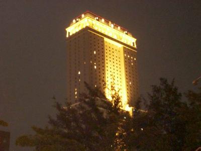 night-hanlai1.JPG (14269 bytes)