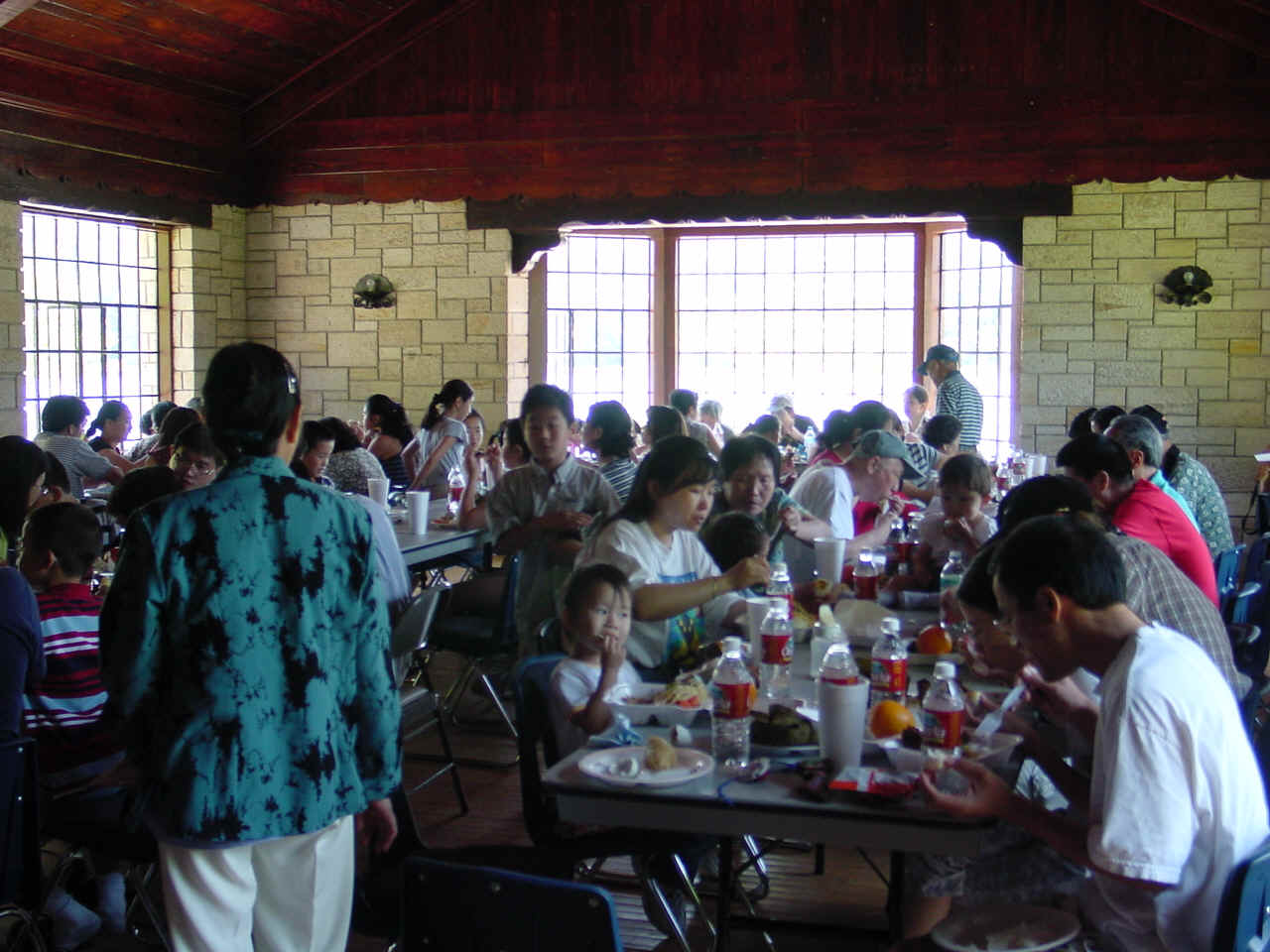 BBQ-lunch.jpg (617901 bytes)