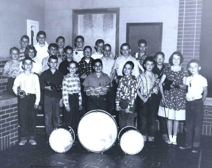 Miller6thgradeband.jpg (67153 bytes)