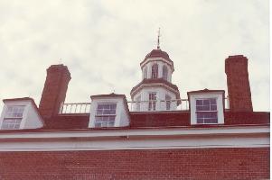 house04.jpg (9213 bytes)