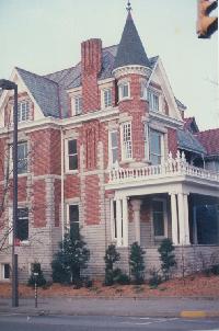 house05.jpg (14026 bytes)