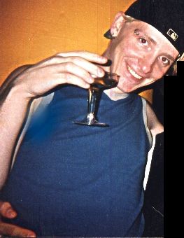 Pic of me when i had eyebrow pierced!!