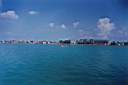 Pamje e Adriatikut e bere nga nje xhiro me varke ne Durres