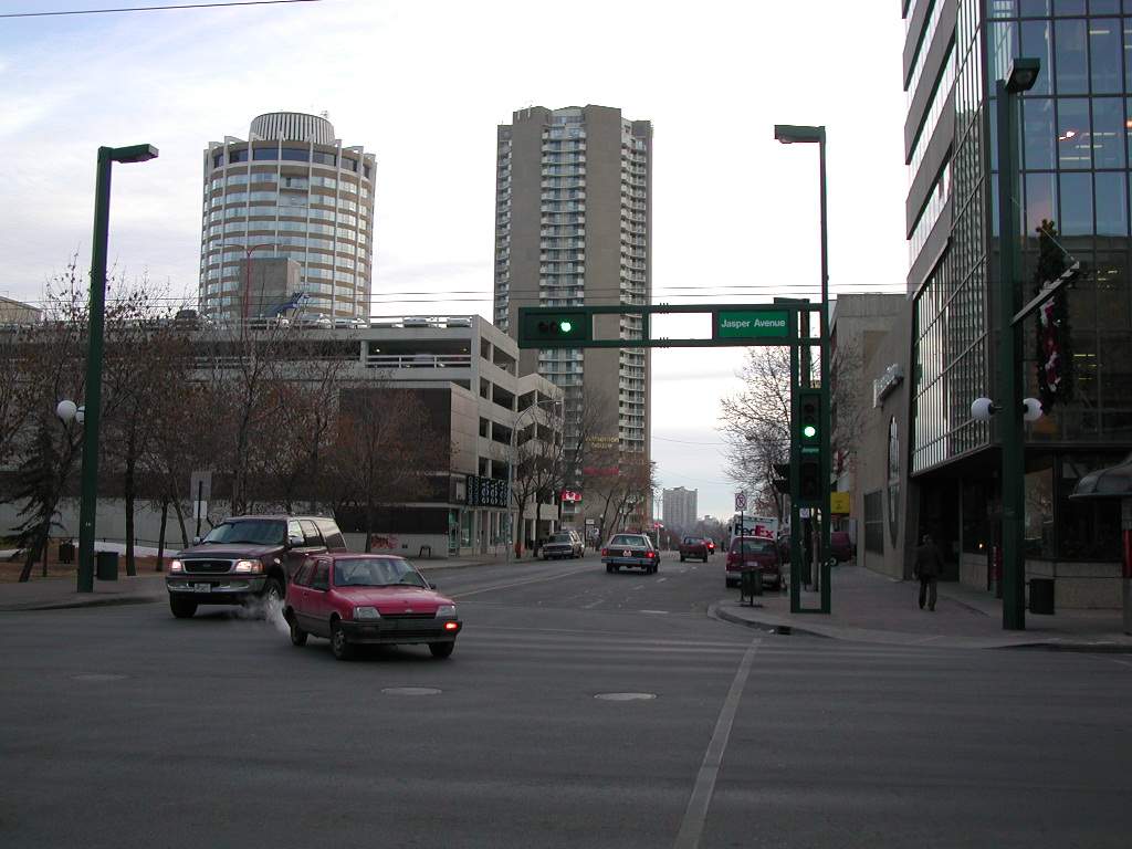 ������Jasper Avenue,��������̵궼�����������֣���һ����������ҵ�֡�