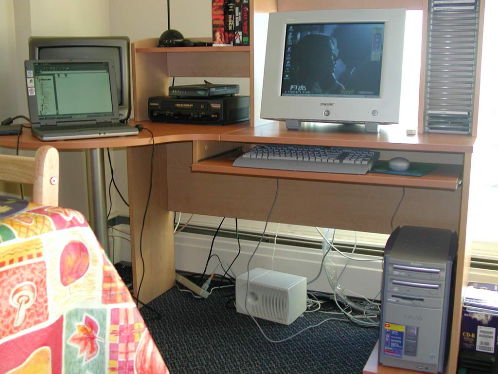 ����������ҵĵ��Կ��������������ġ���һ����DVD,��һ����CDR_W��