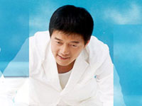 Two Degrees: Emotion Cheung (Kam-Ching)