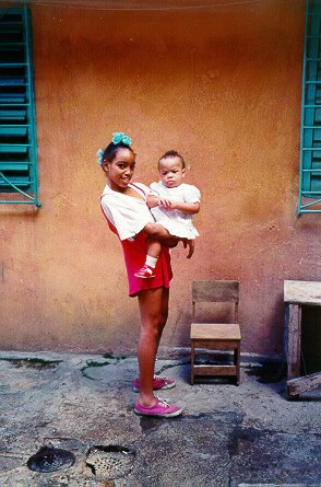 Mariela y Mavi. La Habana (1996) 44 Kb/jpg