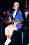 guitar2.jpg (66098 bytes)