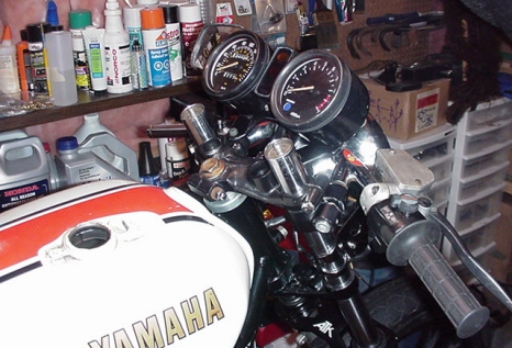 Pic: Gauges and Clip-ons