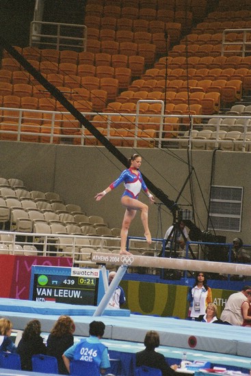 2004-Ath-04-10-kwal-vanLeeuwen-balk-oefening