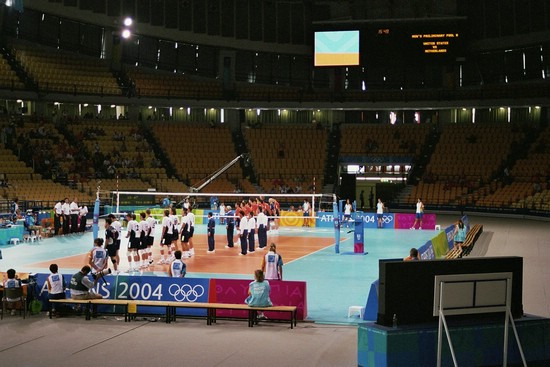 2004-Ath-05-08-volleybal-NL-USA-ploegen