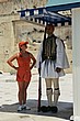 2004-Ath-02-22-Karin_kijkt_op_naar_Evzon