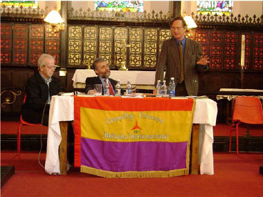 Harry Owens presenting his lecture.