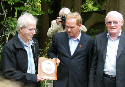 Paddy Murphy, Mem. Committee chair with Sean Garland and in the background Sean Kelly.