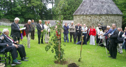 Part of the crowd listening to the Roll of Honour.
