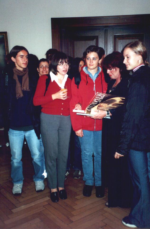 clas3.JPG (75254 byte)