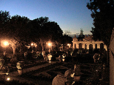 La facciata del Casino Borghese al tramonto