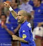 Foto: Di Biagio festeggia il suo gol