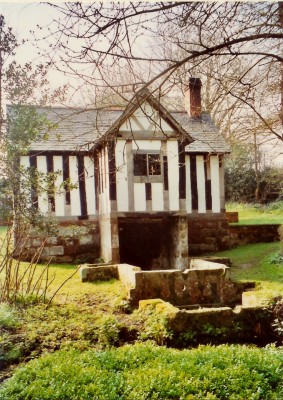 Woolston, well and Court House