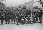 afvn-going-to-rifle-range-1972.jpg

51.16 KB 
1130 x 813 
2/7/1999
