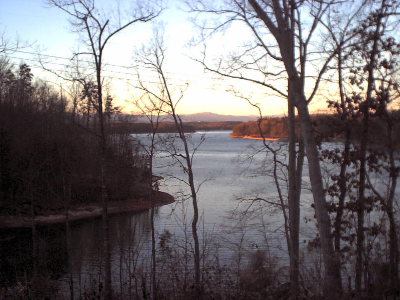 Sunset 01.jpg (167764 bytes)