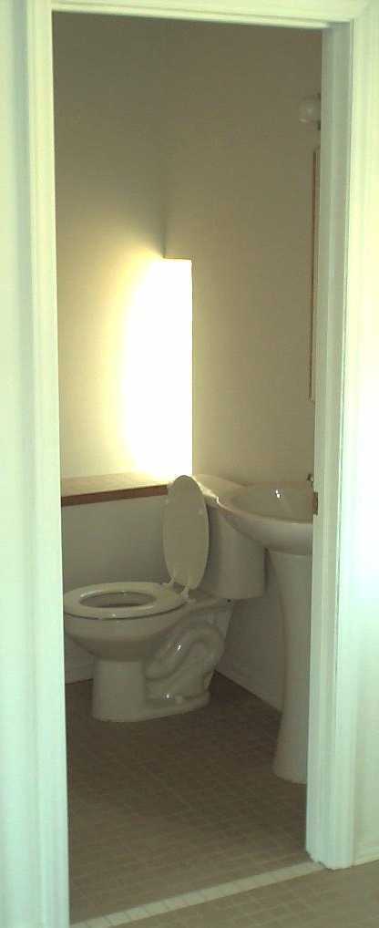 Up Bath2.jpg (20190 bytes)