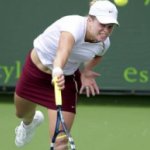 Serving to Alicia Molik