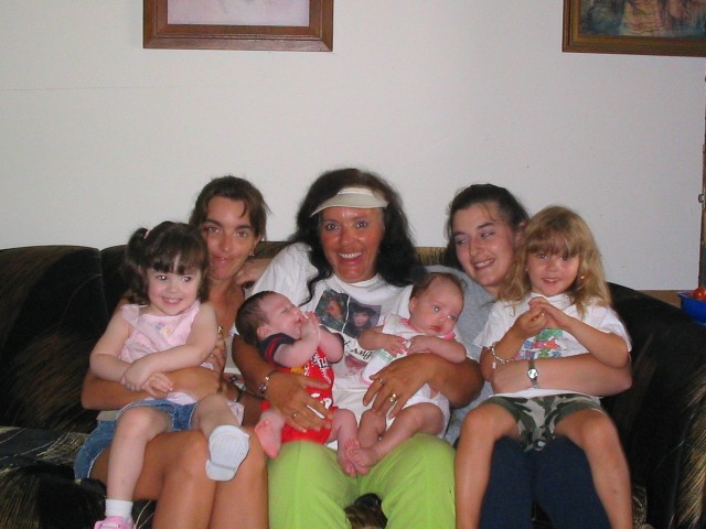 Kim with daughters & grandchildren